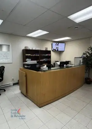 Bureau d'accueil et réception